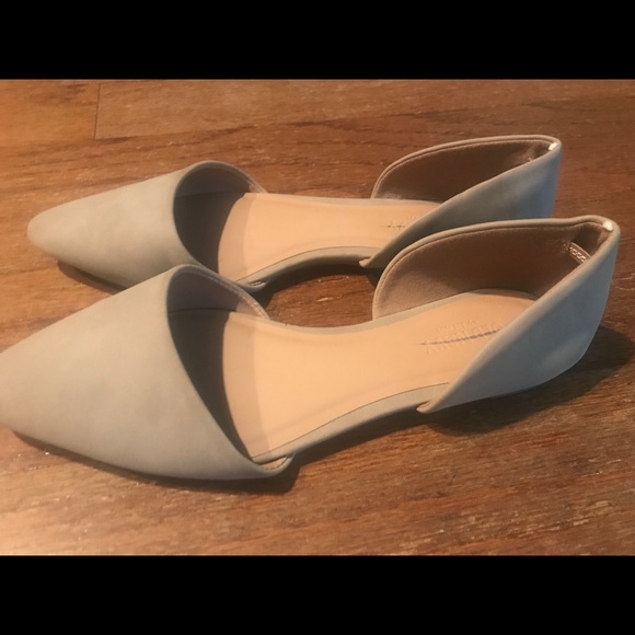 SOLD! Old Navy Creme Point-toe Flats, Size: 6 - Picture 3 of 6